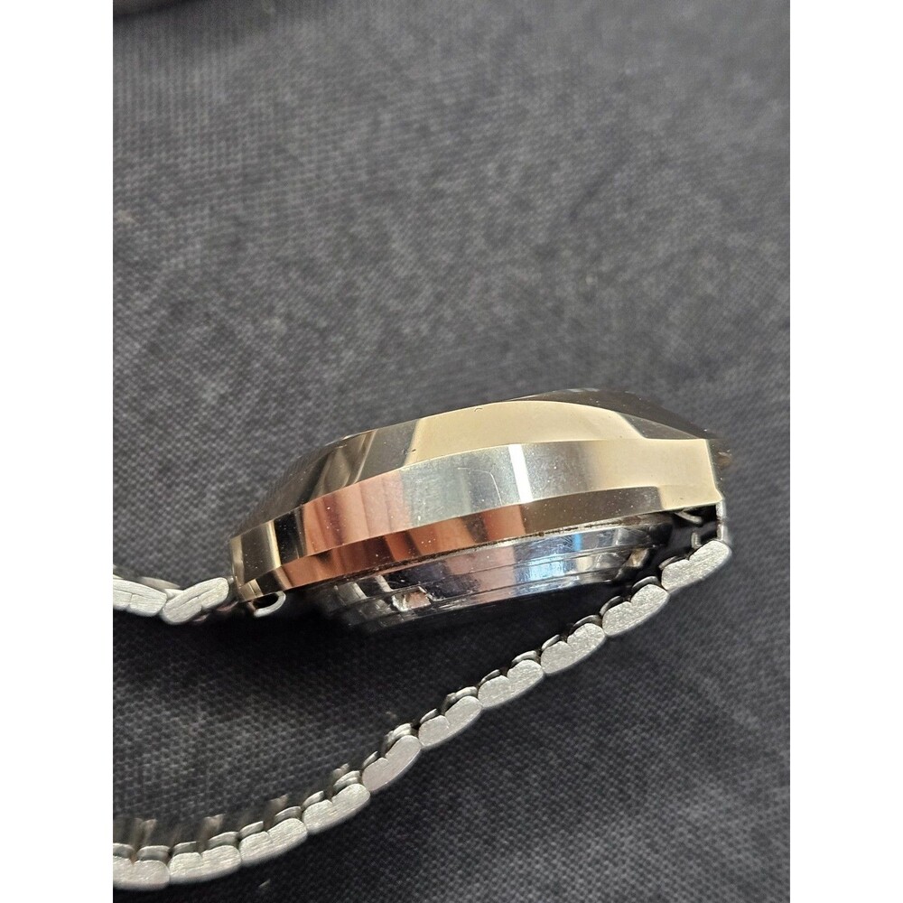 Rado Balboa AUTOMATIC Watch 26mm Women's Silver & Gold Tone, Stainless band - Picture 9 of 11
